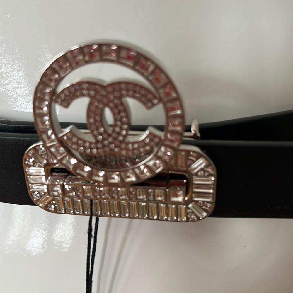 Authentic Chanel belt brand new with tags size 80 too small. Buckle warm twice..